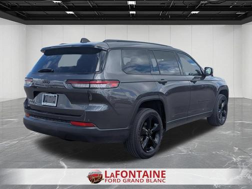Baltic Gray Metallic Clearcoat 2023 Jeep Grand Cherokee L Altitude