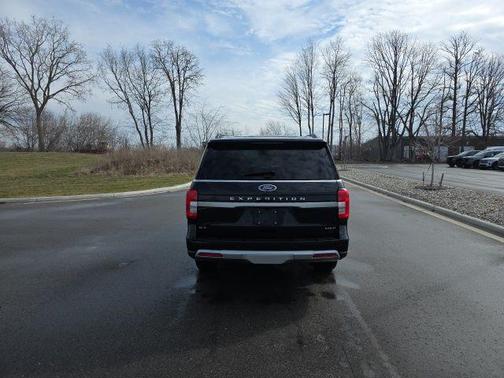 Agate Black Metallic 2024 Ford Expedition Max XLT