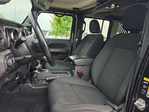 Black Clearcoat 2021 Jeep Wrangler Willys