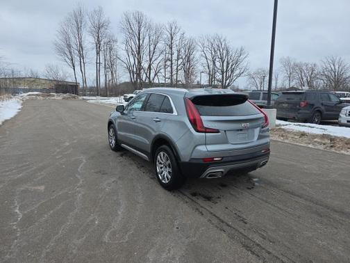 2023 Cadillac XT4 Premium Luxury