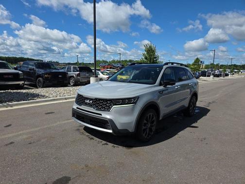 Wolf Gray 2023 Kia Sorento SX