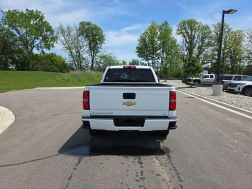 Summit White 2018 Chevrolet Silverado 1500 2LT