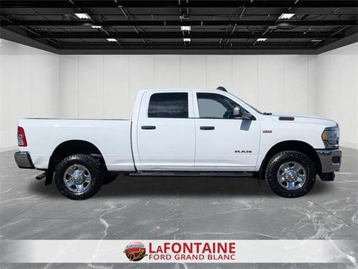 2020 RAM 2500 Tradesman Crew Cab 4X4 6'4' Box