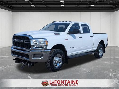 2020 RAM 2500 Tradesman Crew Cab 4X4 6'4' Box