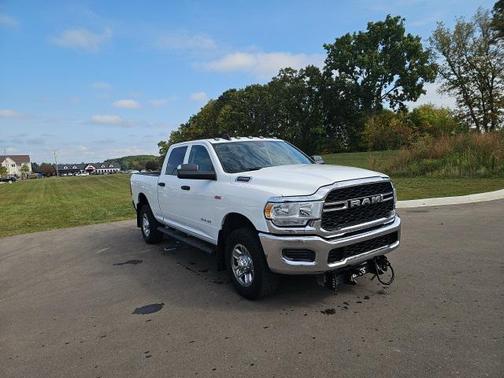 2020 RAM 2500 Tradesman Crew Cab 4X4 6'4' Box