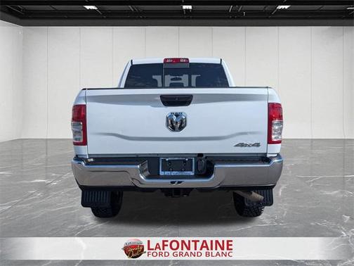 2020 RAM 2500 Tradesman Crew Cab 4X4 6'4' Box