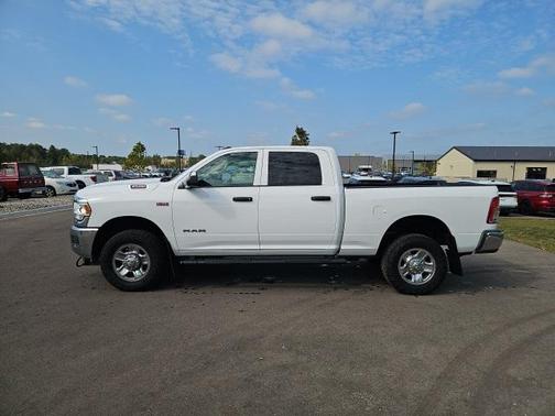 2020 RAM 2500 Tradesman Crew Cab 4X4 6'4' Box