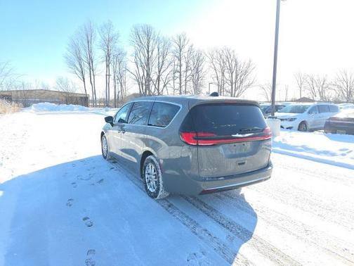 2025 Chrysler Pacifica L