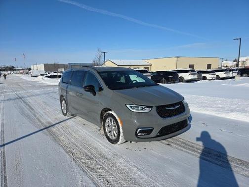 2025 Chrysler Pacifica L