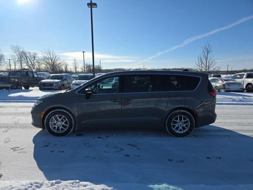2025 Chrysler Pacifica L