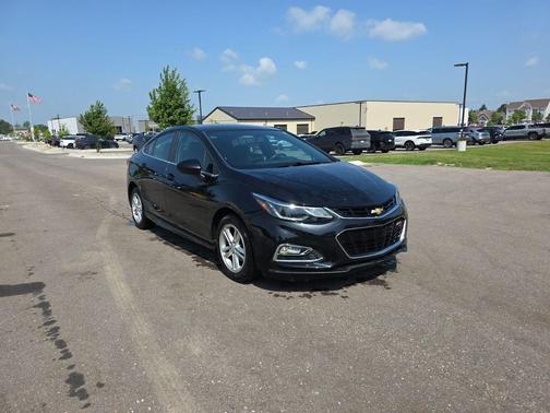 Black Metallic 2017 Chevrolet Cruze LT