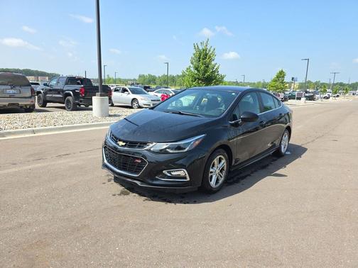 Black Metallic 2017 Chevrolet Cruze LT