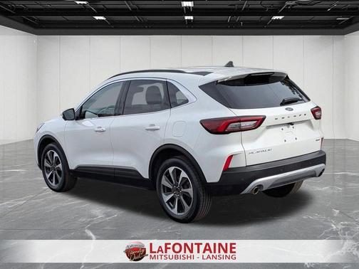 Star White Metallic Tri-Coat 2024 Ford Escape Platinum