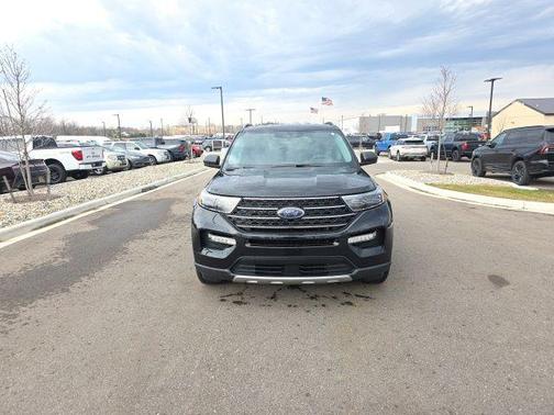 Agate Black Metallic 2022 Ford Explorer XLT