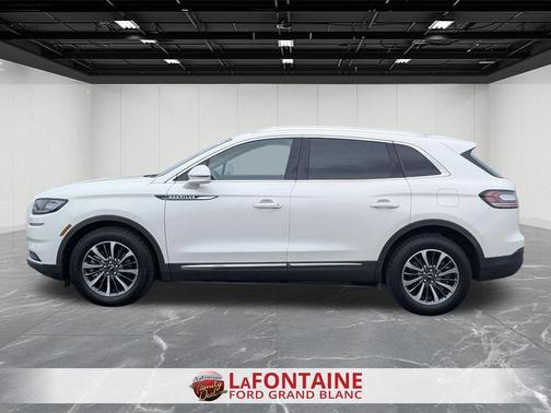 Pristine White Metallic Tri-Coat 2023 Lincoln Nautilus Standard