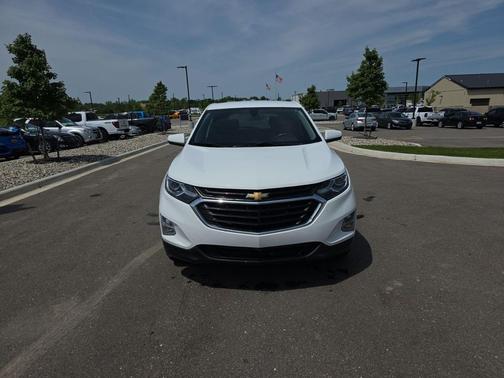 Summit White 2018 Chevrolet Equinox LT