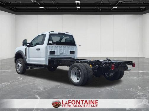 Oxford White 2026 Ford F-450 In-Transit