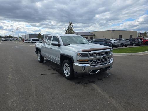 Silver Ice Metallic 2017 Chevrolet Silverado 1500 2LT