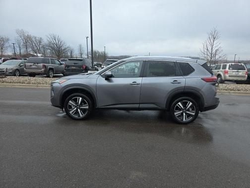 2025 Nissan Rogue SL