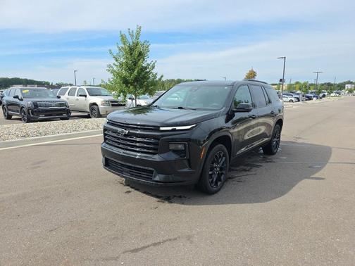 Mosaic Black Metallic 2024 Chevrolet Traverse LT