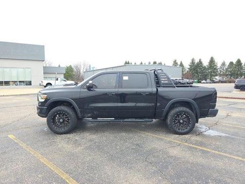 Diamond Black Crystal Pearlcoat 2020 RAM 1500 Rebel