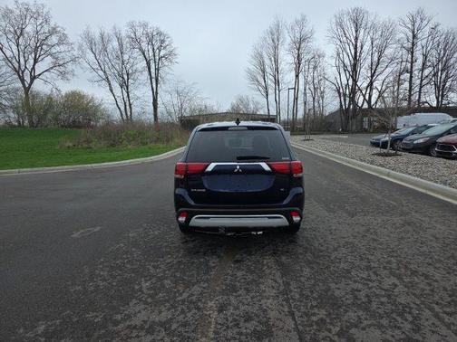 2020 Mitsubishi Outlander SE