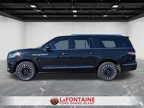 Black Metallic 2022 Lincoln Navigator Reserve
