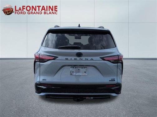 2024 Toyota Sienna XSE 7 Passenger