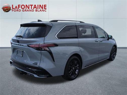 2024 Toyota Sienna XSE 7 Passenger