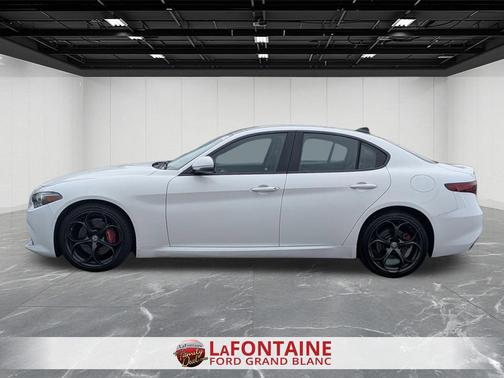Alfa White 2018 Alfa Romeo Giulia Ti Sport