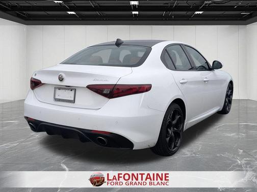 Alfa White 2018 Alfa Romeo Giulia Ti Sport