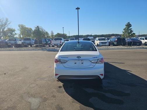 2015 Hyundai SONATA Hybrid Limited