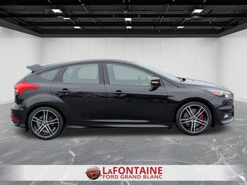 Shadow Black 2018 Ford Focus ST