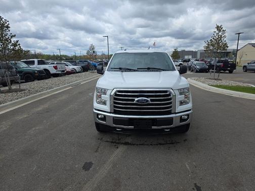 Oxford White 2017 Ford F-150 XLT