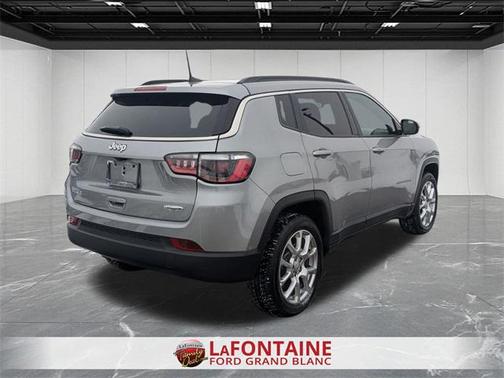 2024 Jeep Compass Latitude Lux