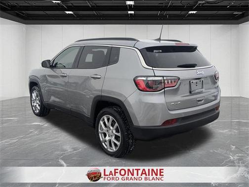 2024 Jeep Compass Latitude Lux