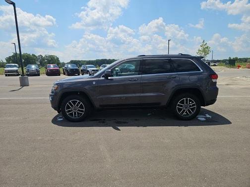 2020 Jeep Grand Cherokee Laredo