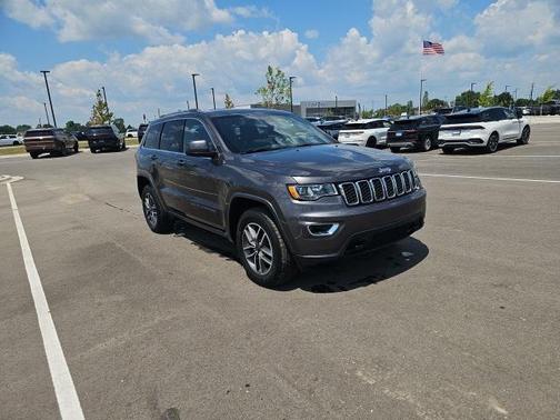 2020 Jeep Grand Cherokee Laredo