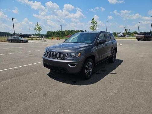 2020 Jeep Grand Cherokee Laredo