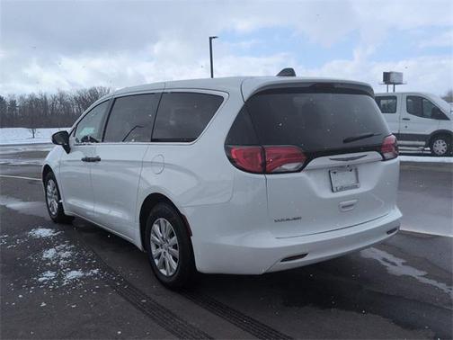 2021 Chrysler Voyager L