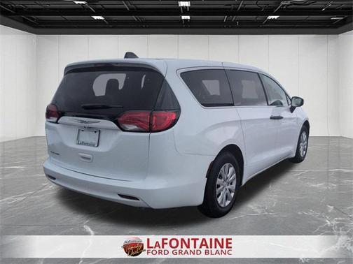 2021 Chrysler Voyager L