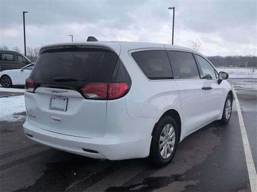 2021 Chrysler Voyager L