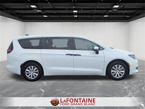 2021 Chrysler Voyager L