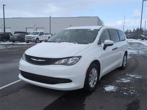 2021 Chrysler Voyager L