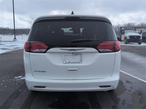 2021 Chrysler Voyager L