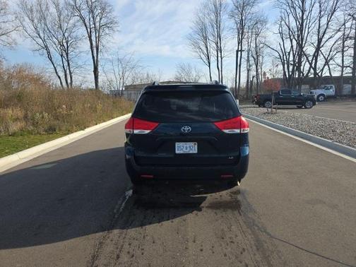 2012 Toyota Sienna LE