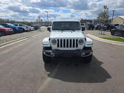 Bright White 2021 Jeep Wrangler Unlimited 4xe Sahara