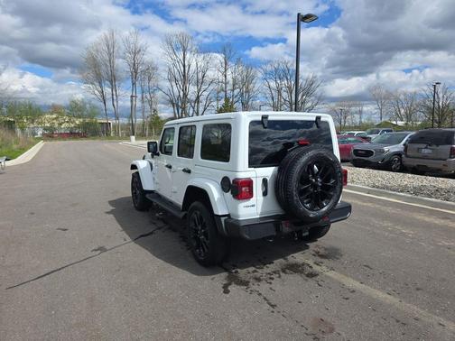 Bright White 2021 Jeep Wrangler Unlimited 4xe Sahara