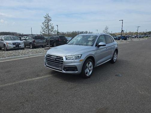 Silver Metallic 2018 Audi Q5 2.0T