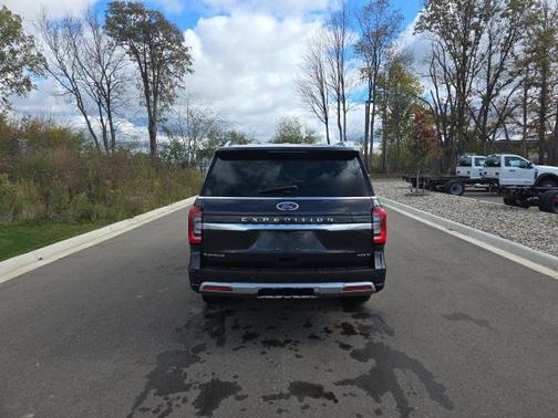 2022 Ford Expedition Max Platinum